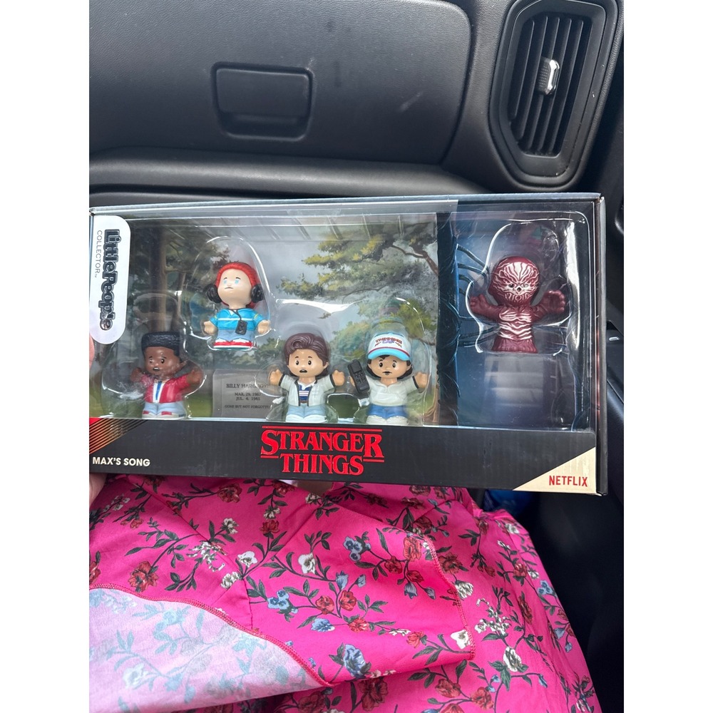 Fisher-Price Little People Collector Stranger Things Max's Song Figure Set HVM13